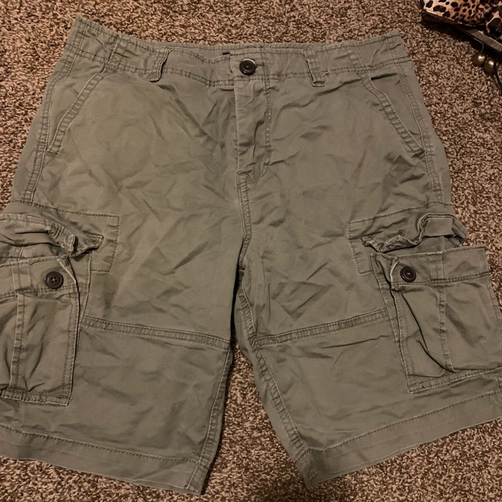 Men size 33 Aeropostale cargo shorts